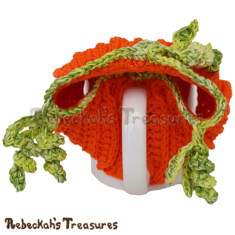 Thick Harvest Pumpkin Mug Cozy by @beckastreasures | Free Crochet Pattern for A Designer's Potpourri Year-Long CAL with @countrywillow12, @crochetmemories, @Sherrys2boyz & @ArtofaDG | #pumpkin #crochet #mugcozy #autumn | Join today!