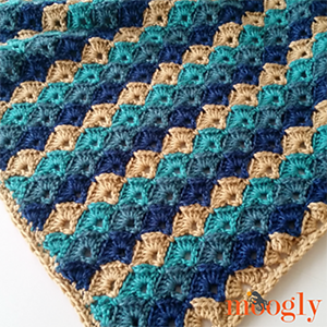 Oh My Blanket | Featured at Tuesday Treasures #26 via @beckastreasures with @mooglyblog | #crochet