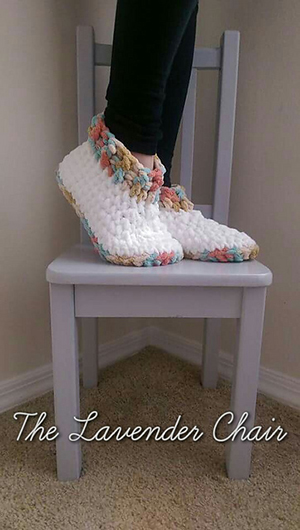Cloud 9 Slippers | Featured at Tuesday Treasures #24 via @beckastreasures with @LavenderChair | #crochet