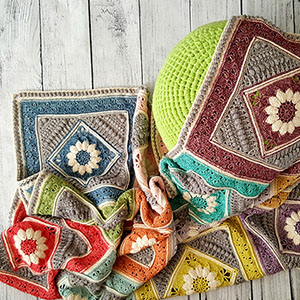Charlotte's Dream Blanket | Featured at Tuesday Treasures #22 via @beckastreasures with @dedristrydom | #crochet