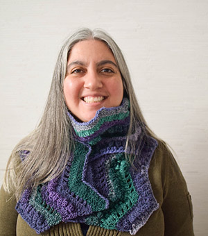 Rippling Peacock Scarf - Free Crochet Pattern by @ucrafter | Featured at Underground Crafter - Sponsor Spotlight Round Up via @beckastreasures | #fallintochristmas2016 #crochetcontest #spotlight #crochet #roundup