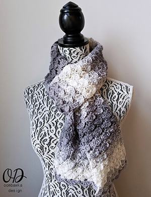 Shades of Grey Scarf | Friday Feature #10 via @beckastreasures with @OombawkaDesign | See the latest designer features here: https://goo.gl/UIvoYx OR SIGN UP to get featured at Rebeckah's Treasures here: https://goo.gl/xjDP52 #crochet