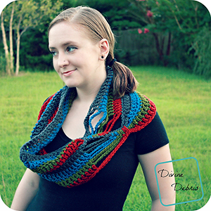 Siobhan Infinity Scarf - Crochet Pattern by @divinedebrisweb | Featured at Divine Debris - Sponsor Spotlight Round Up via @beckastreasures | #fallintochristmas2016 #crochetcontest #spotlight #crochet #roundup