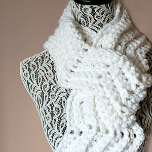 Snowy Hills Scarfie - Crochet Pattern by @OombawkaDesign | Featured at Oombawka Design - Sponsor Spotlight Round Up via @beckastreasures | #fallintochristmas2016 #crochetcontest #spotlight #crochet #roundup