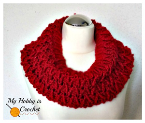 Sparkle Ruby Cowl | Featured on @beckastreasures Saturday Link Party 55 with @Myhobbyiscroche!
