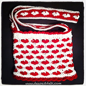 Sweet Heart Bag by @dearestdebi | via I Heart Bags & Baskets - A LOVE Round Up by @beckastreasures | #crochet #pattern #hearts #kisses #valentines #love
