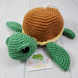 Tara the Turtle Scrubby - Crochet Pattern by @CheeryChameleon | Featured at The Cheerful Chameleon - Sponsor Spotlight Round Up via @beckastreasures | #fallintochristmas2016 #crochetcontest #spotlight #crochet #roundup