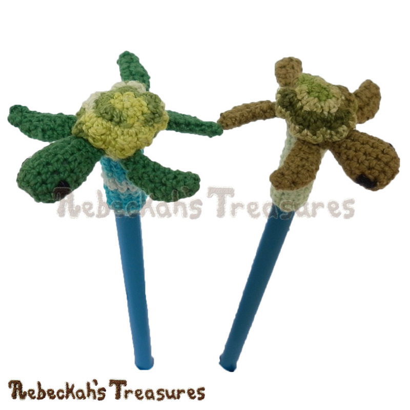 A look from above! | Pencil Topper Turtle Friends via @beckastreasures | A free pattern you'll love crocheting as last-minute gifts, party favours, halloween treats and stocking stuffers! #freecrochet #turtles #crochet #amigurumi #penciltopper