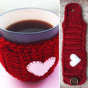Valentine's Day Mug Cozy by @LittleMCrochet | via Be Mine Coasters & Cozies - A LOVE Round Up by @beckastreasures | #crochet #pattern #hearts #kisses #valentines #love