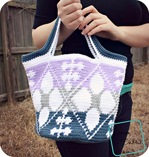 Whitney Tapestry Tote - Crochet Pattern by @divinedebrisweb | Featured at Divine Debris - Sponsor Spotlight Round Up via @beckastreasures | #fallintochristmas2016 #crochetcontest #spotlight #crochet #roundup